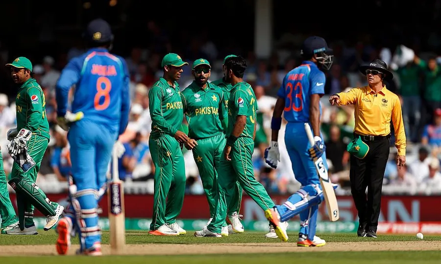 Catch Live Cricket Scores: Australia v India Today | Vegas11